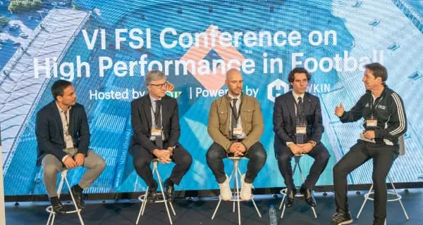 Portátil reproduciendo una FSI Conference