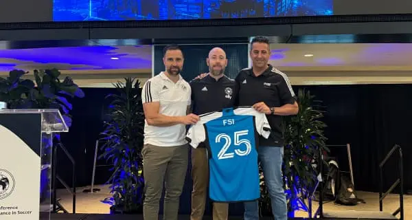 Portátil reproduciendo una FSI Conference